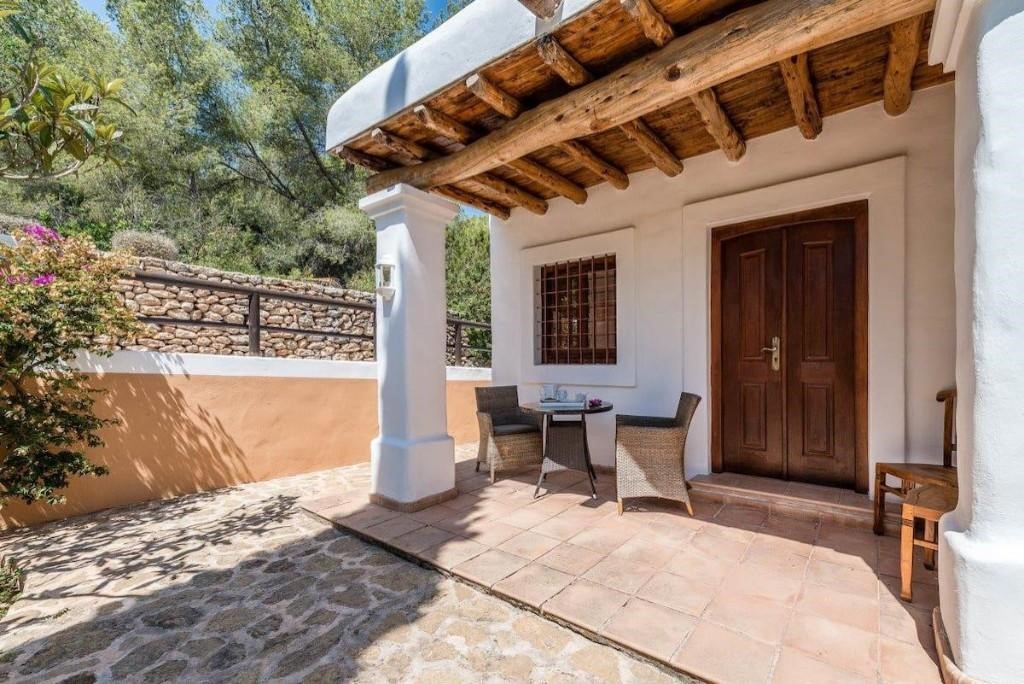 resa estates finca for sale santa gertrudis 2022 ibiza overed terrace 1.jpg